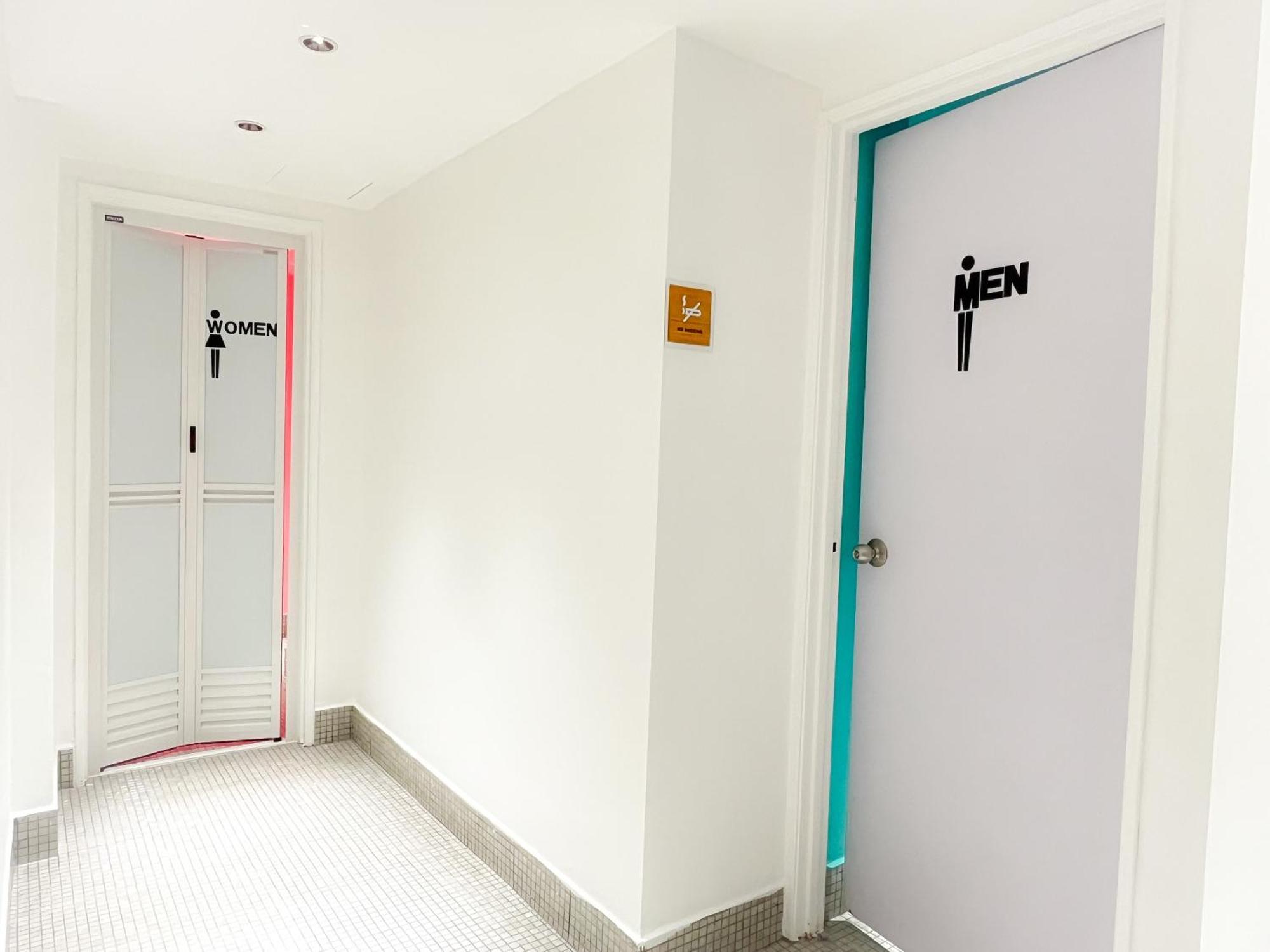 Sleep Box Penang Hotel George Town Exterior photo