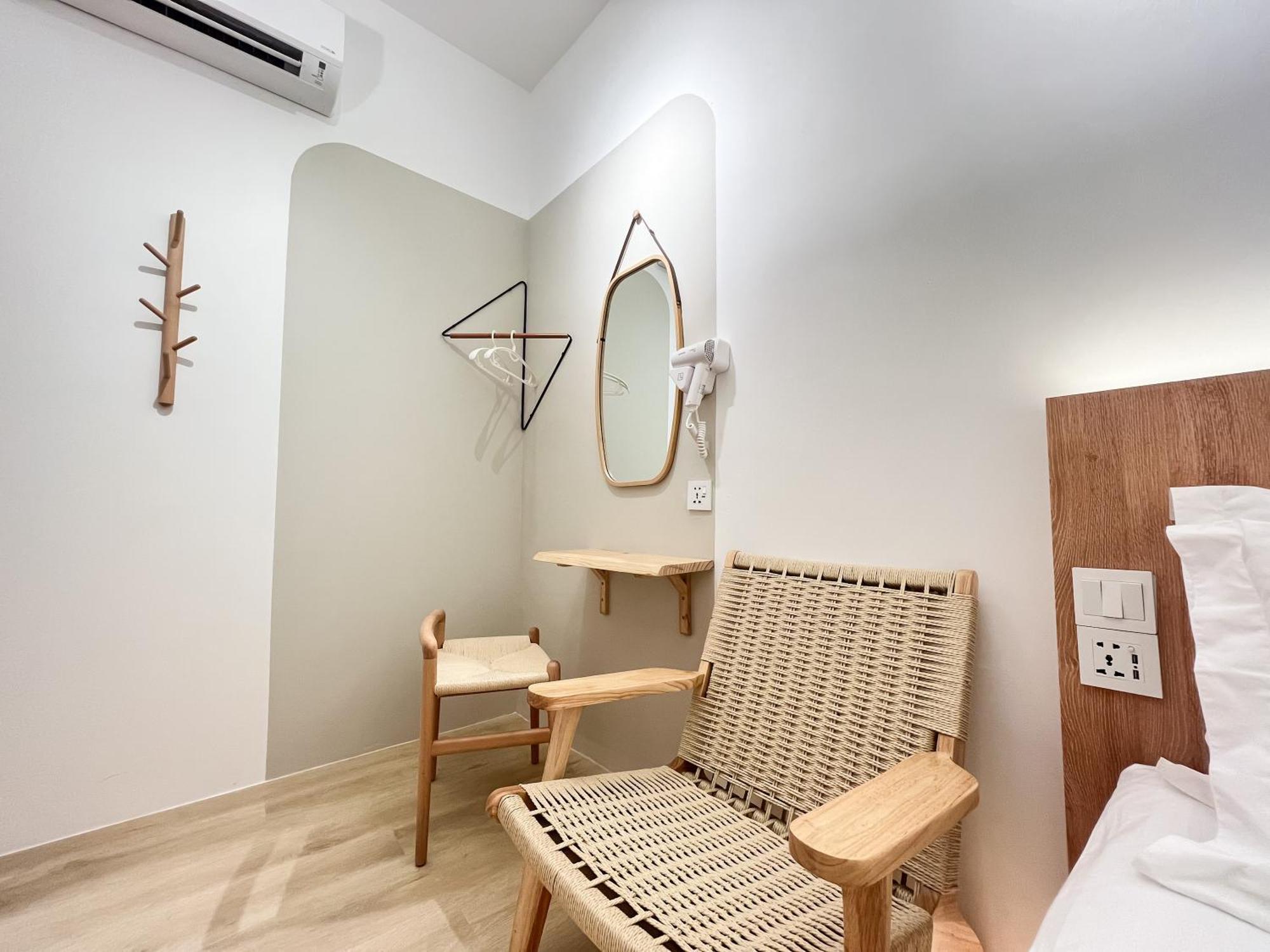 Sleep Box Penang Hotel George Town Exterior photo